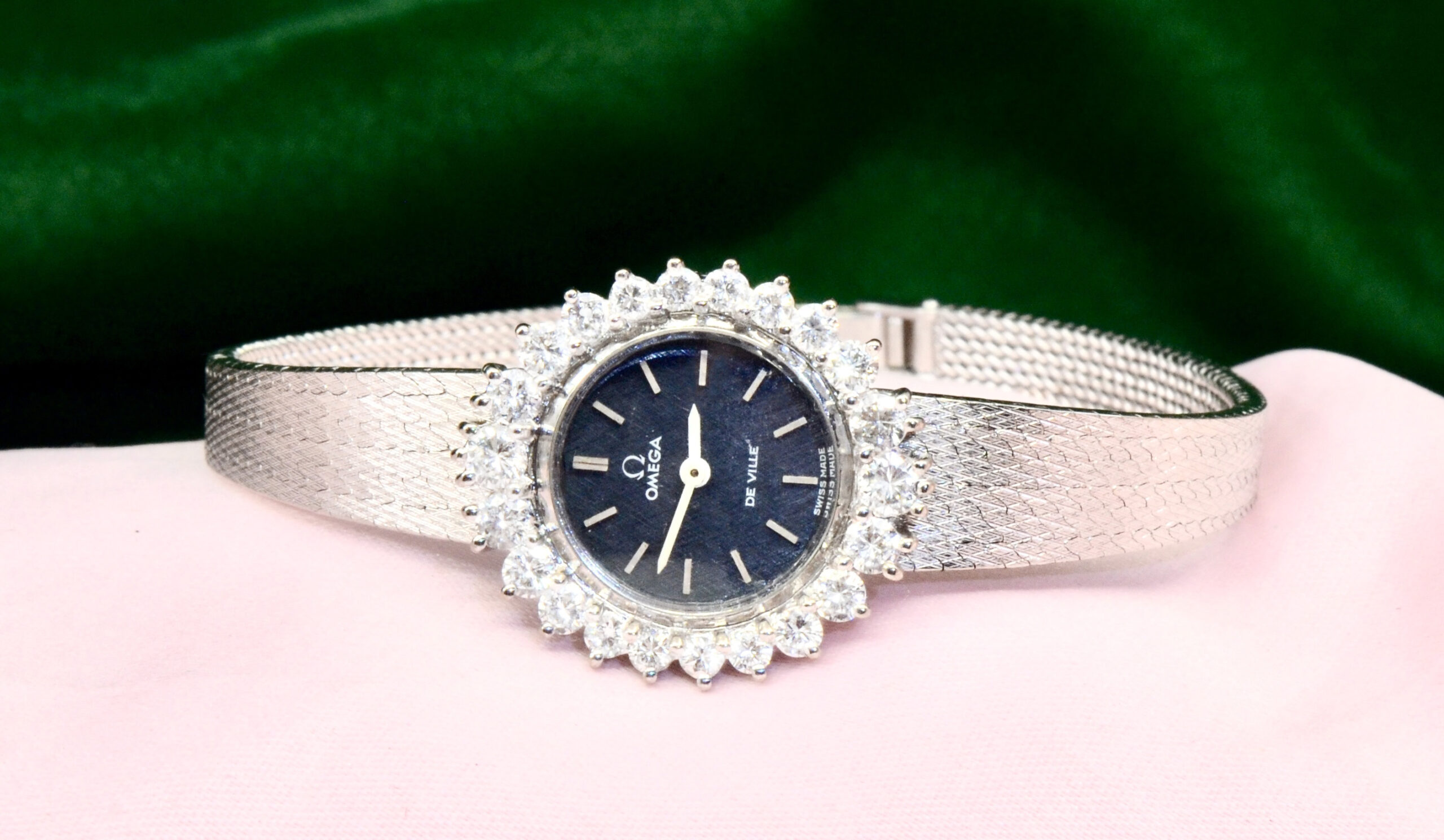 Vintage Women's Omega De Ville 18K White Gold watch with Diamonds 24.8GM - Image 5