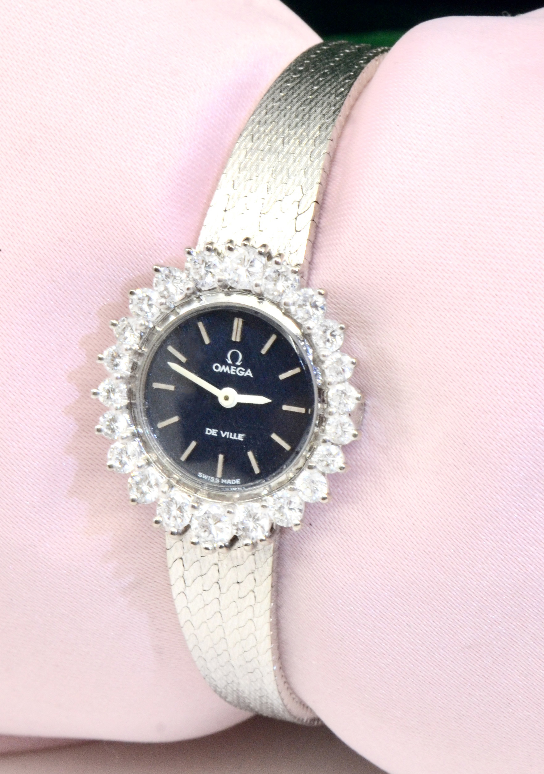 Vintage Women's Omega De Ville 18K White Gold watch with Diamonds 24.8GM - Image 3