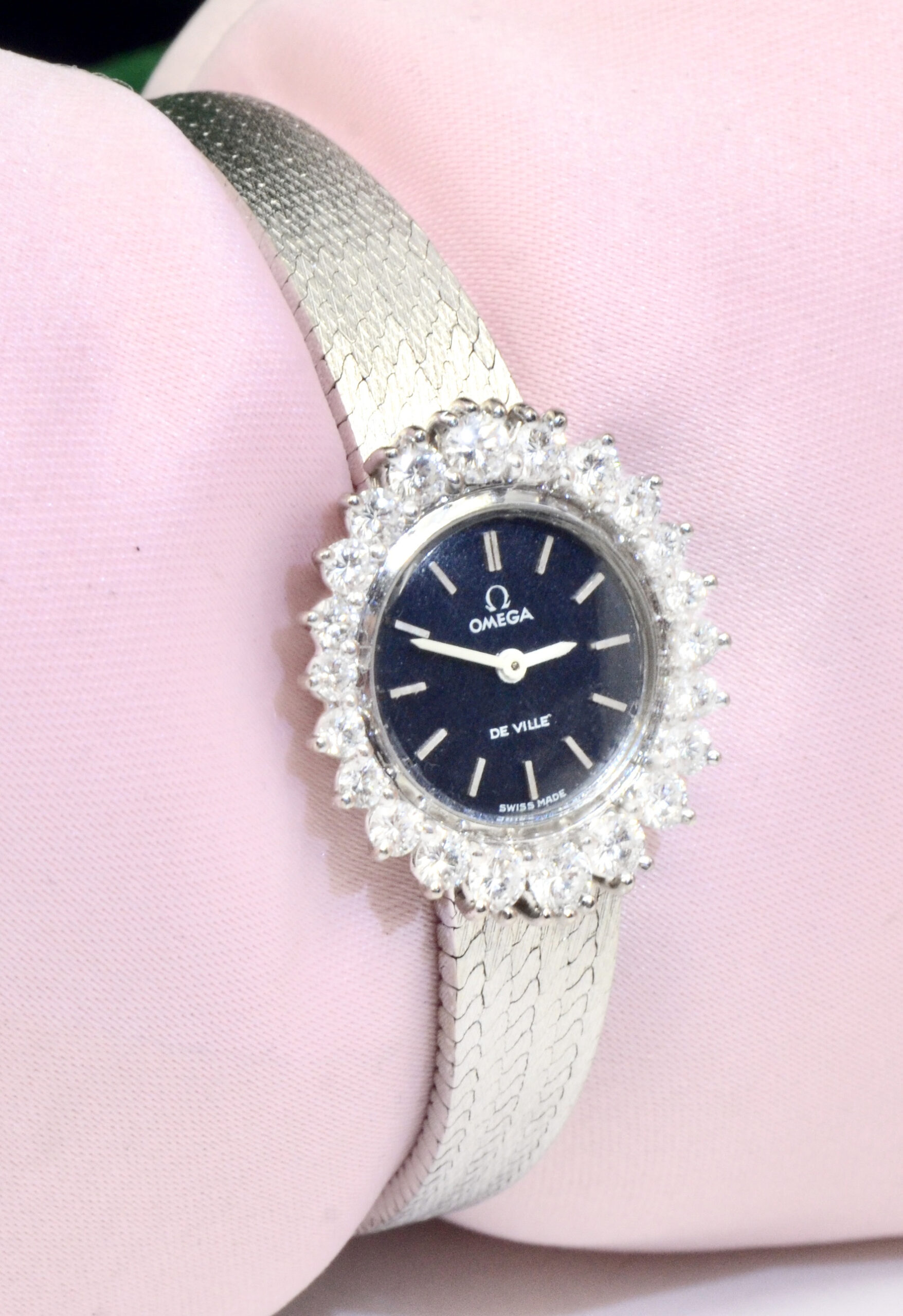 Vintage Women's Omega De Ville 18K White Gold watch with Diamonds 24.8GM - Image 4