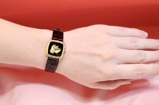Vintage 1970s Piaget watch in 18K Yellow Gold  Ref.9902 with Black Onyx dial - Image 2