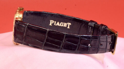 Vintage 1970s Piaget watch in 18K Yellow Gold  Ref.9902 with Black Onyx dial - Image 10