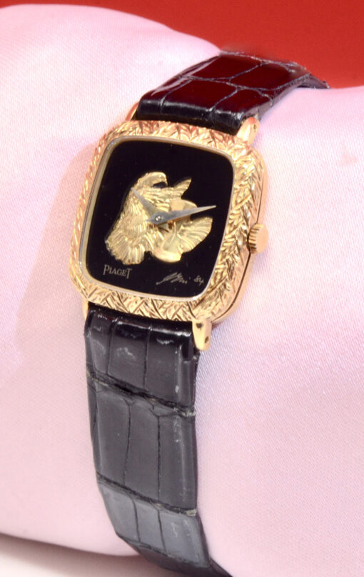 Vintage 1970s Piaget watch in 18K Yellow Gold  Ref.9902 with Black Onyx dial - Image 3