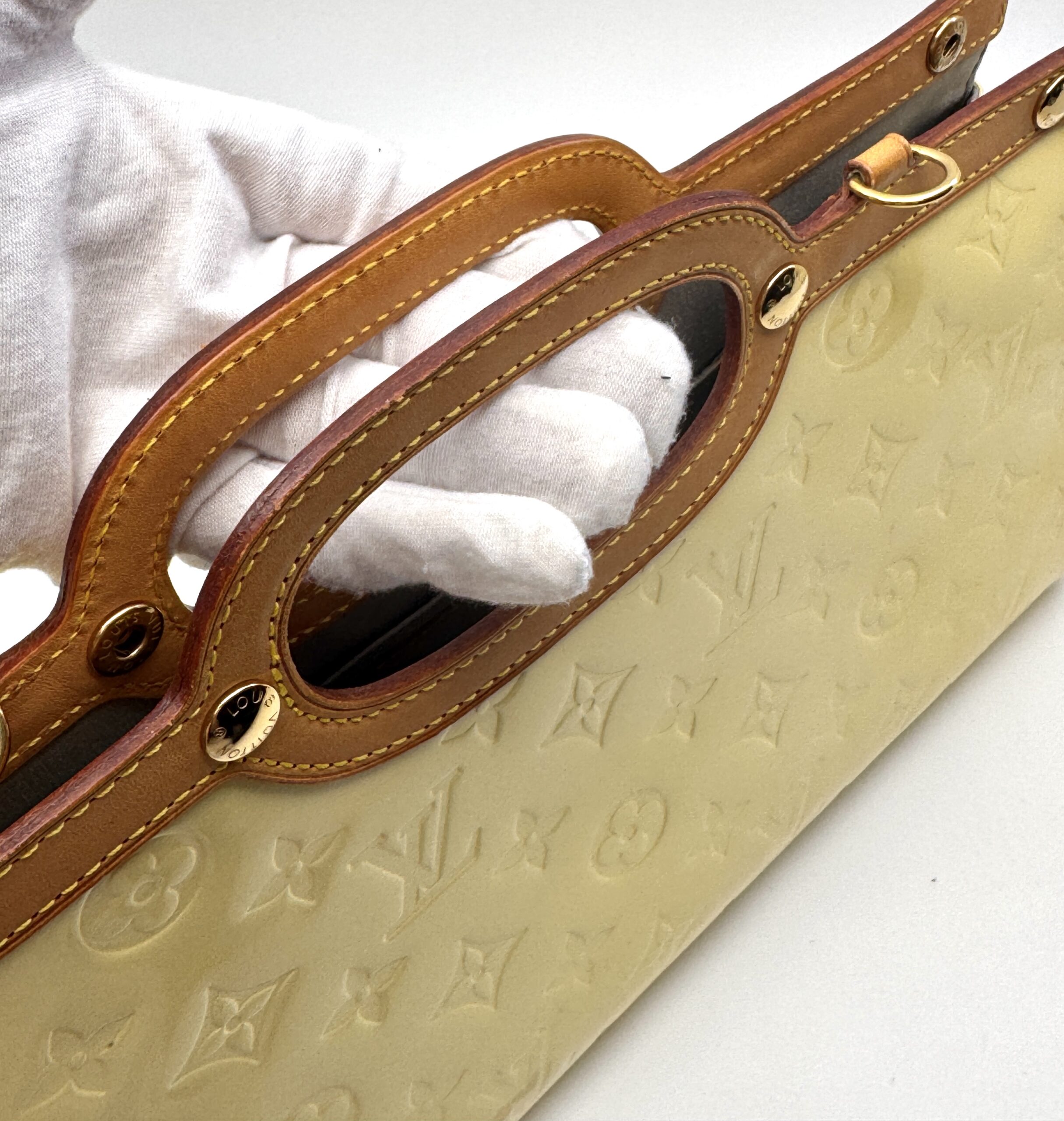 Authentic Louis Vuitton Monogram Vernis Roxbury Drive Handbag M91374, Yellow color - Image 11