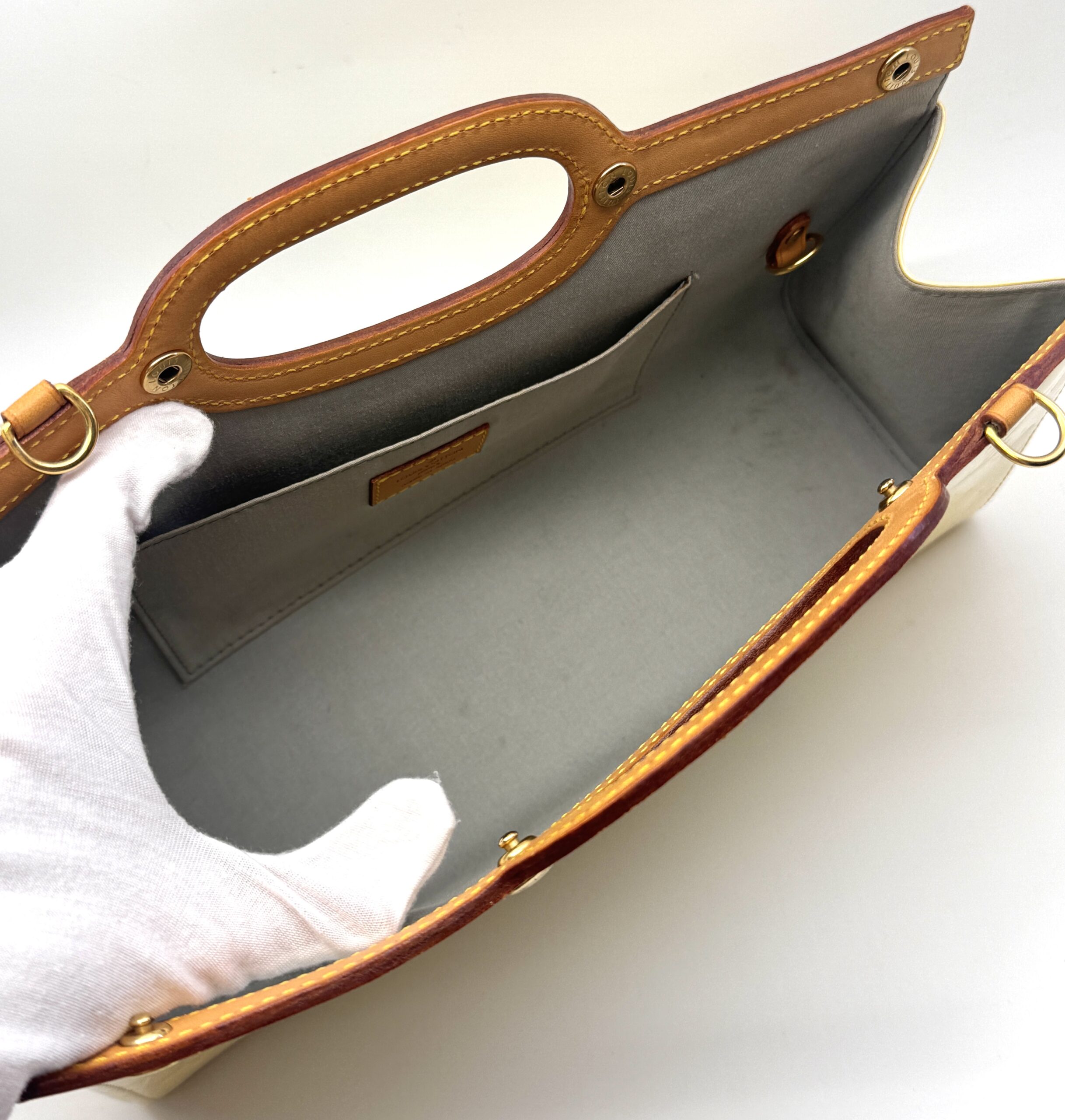 Authentic Louis Vuitton Monogram Vernis Roxbury Drive Handbag M91374, Yellow color - Image 12