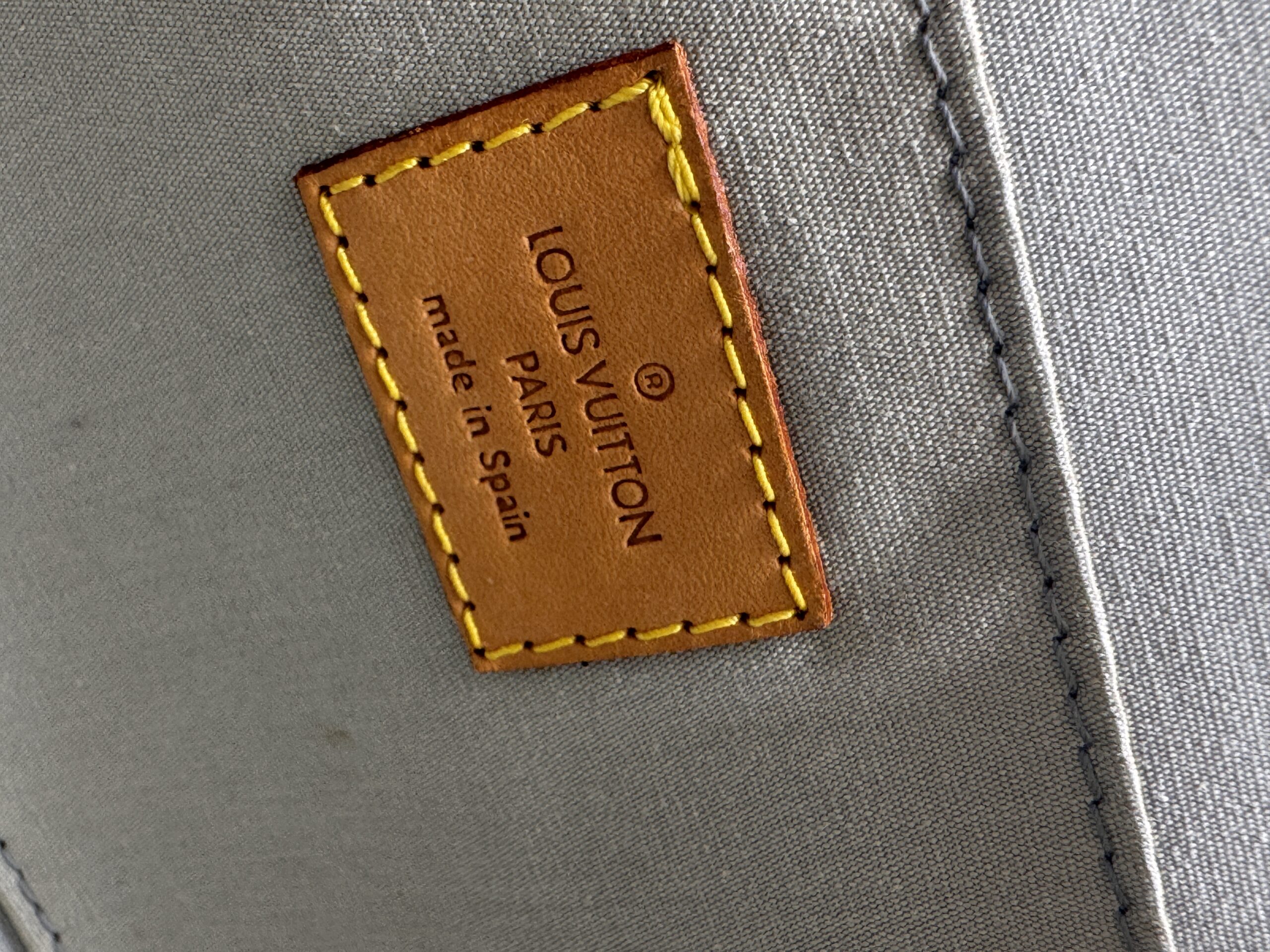 Authentic Louis Vuitton Monogram Vernis Roxbury Drive Handbag M91374, Yellow color - Image 13