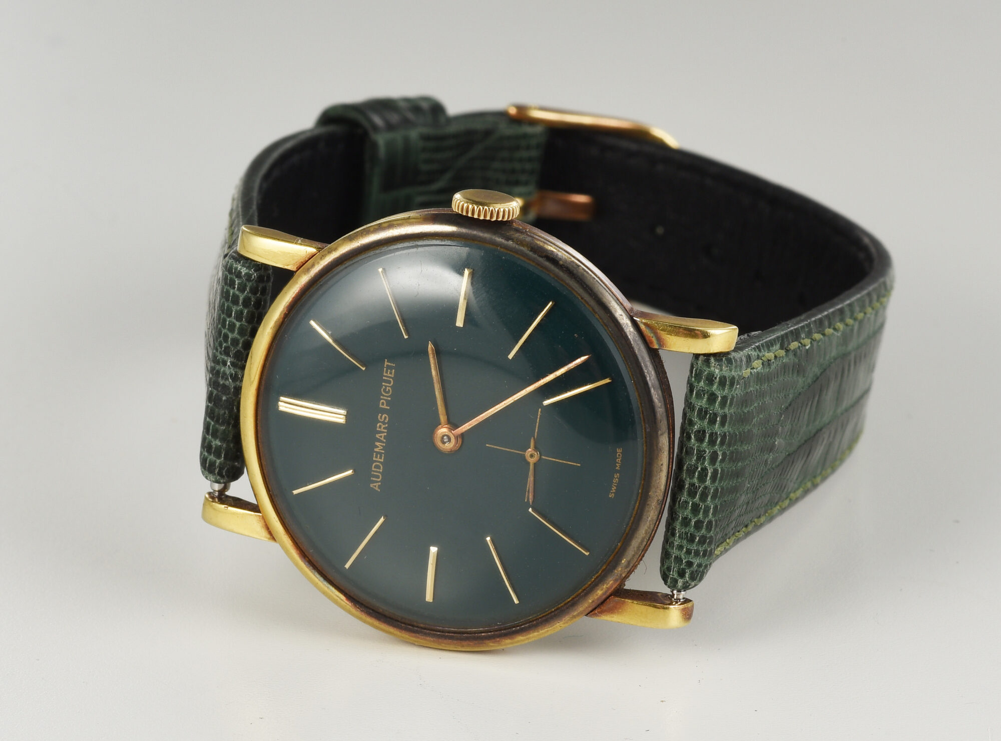 Vintage 1960s  Unisex Audemars Piguet Manual Watch in 18K Yellow Gold 31mm - Image 6