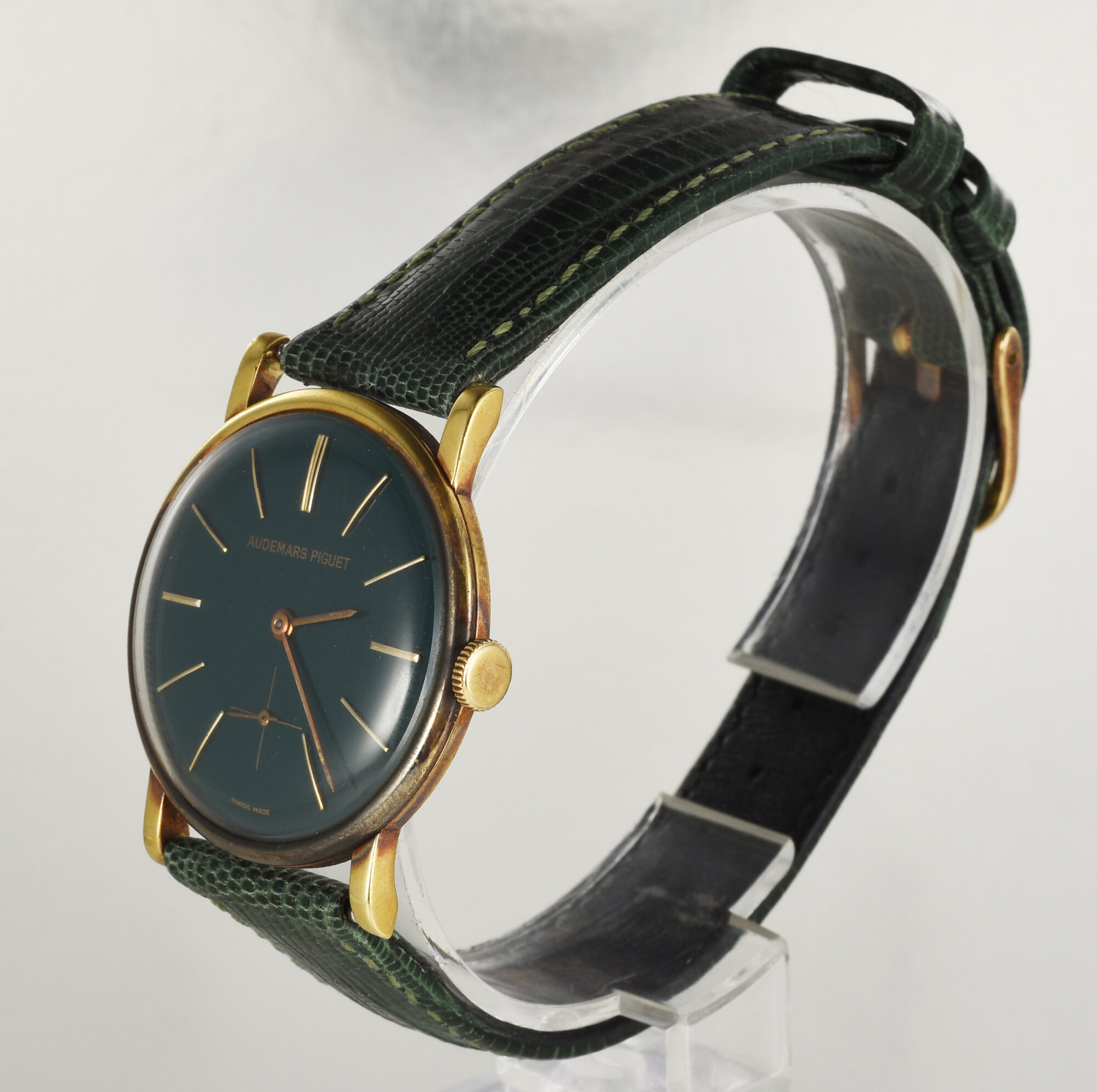 Vintage 1960s  Unisex Audemars Piguet Manual Watch in 18K Yellow Gold 31mm - Image 4