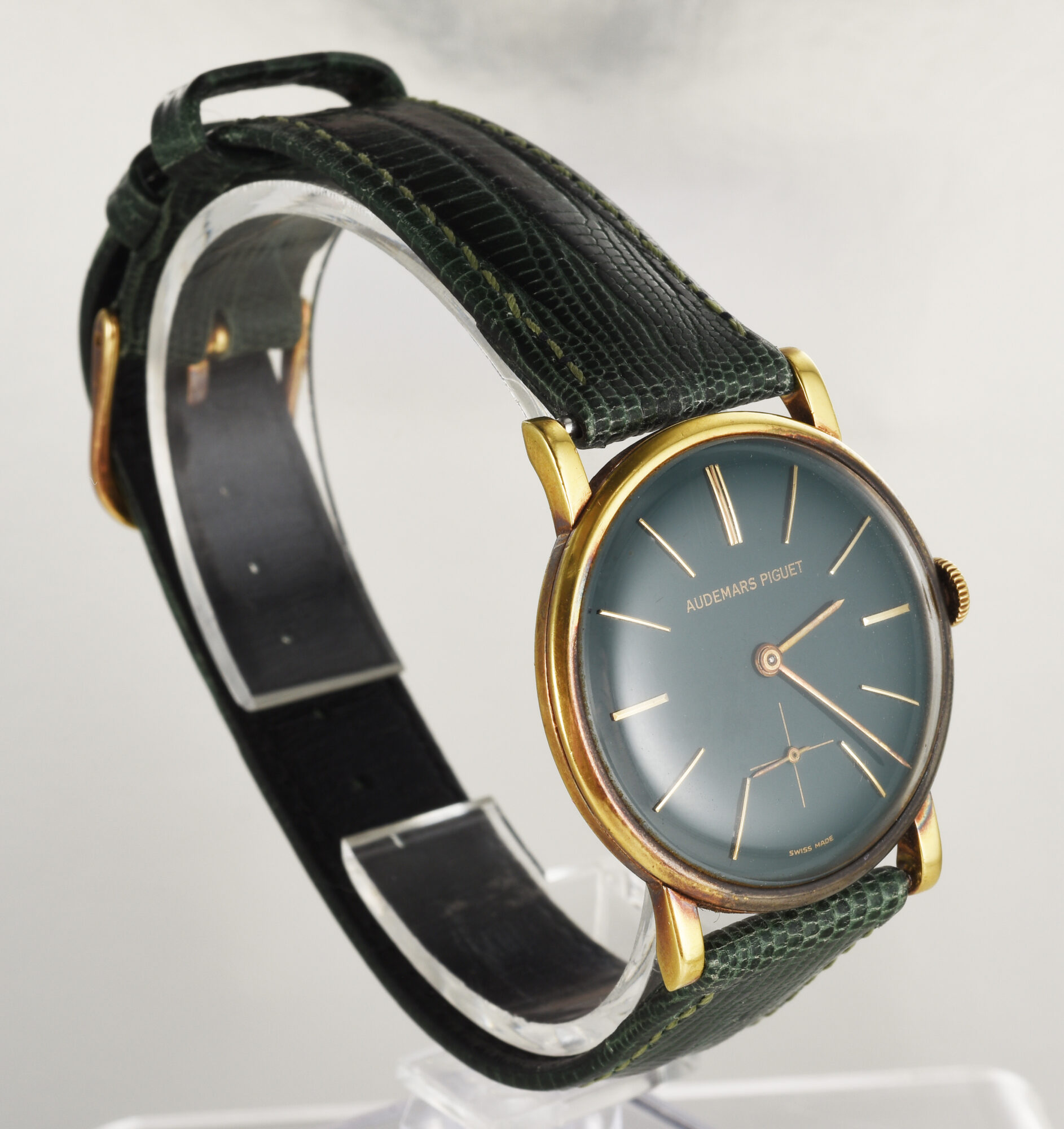 Vintage 1960s  Unisex Audemars Piguet Manual Watch in 18K Yellow Gold 31mm - Image 3