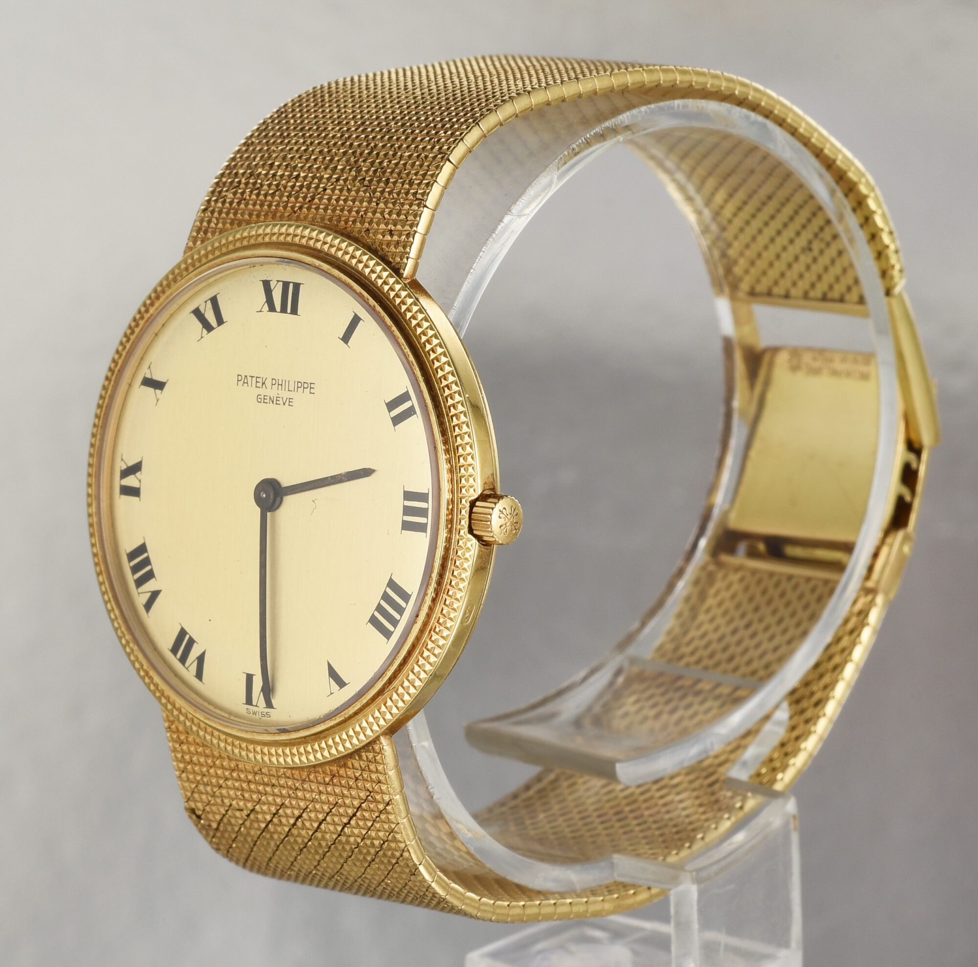 PATEK PHILIPPE CALATRAVA HOBNAIL IN 18K YELLOW GOLD - Image 3