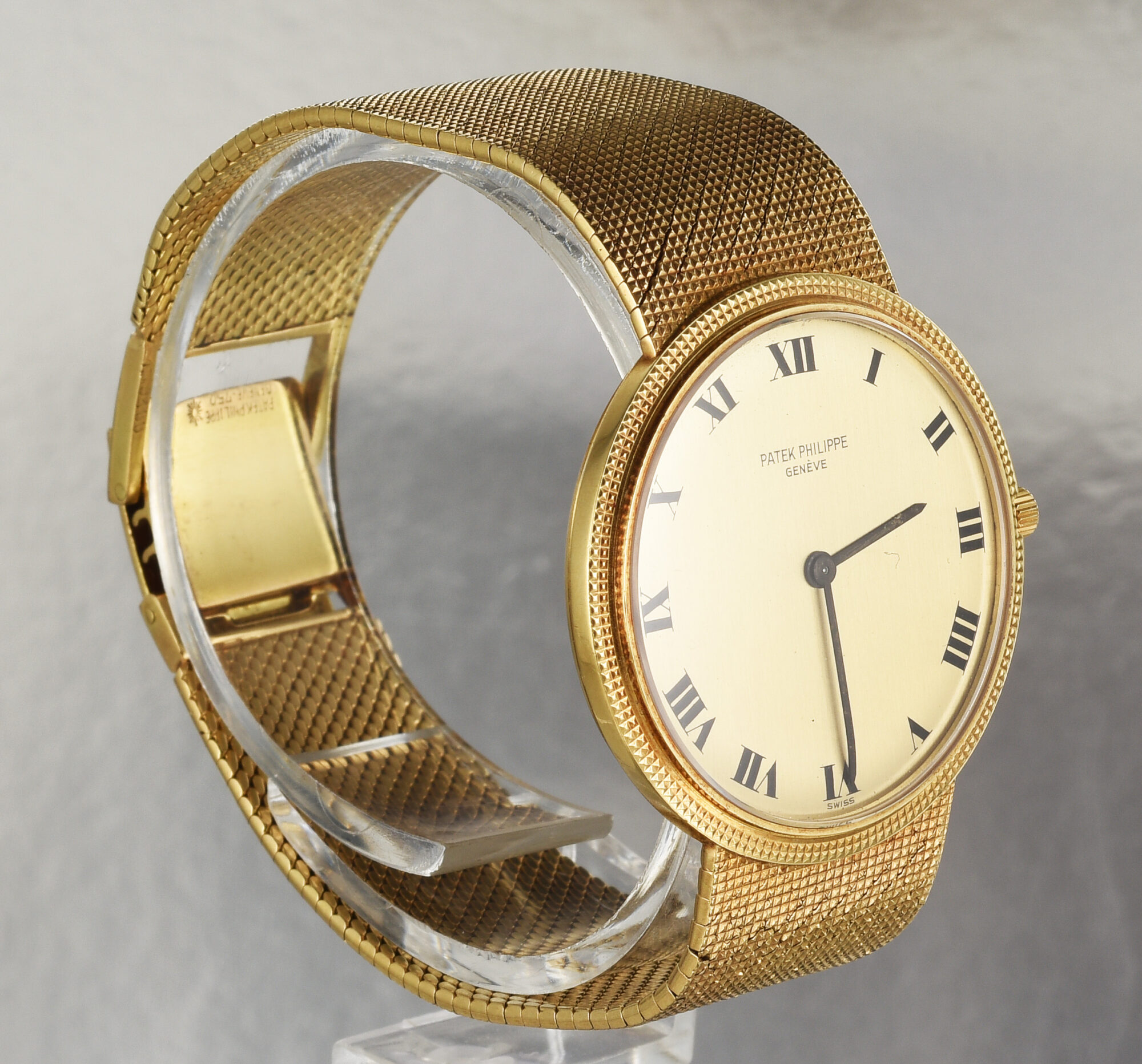 PATEK PHILIPPE CALATRAVA HOBNAIL IN 18K YELLOW GOLD - Image 4