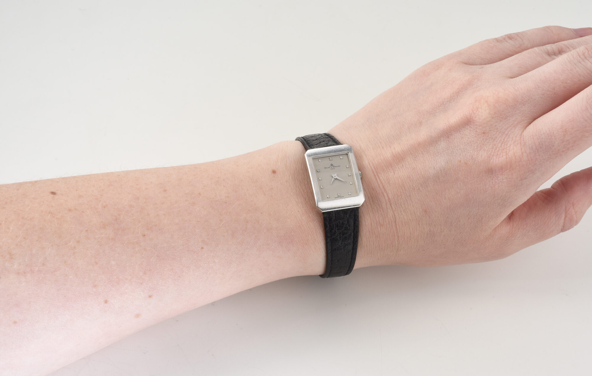 Ladies' Vintage BAUME & MERCIER 18K white Gold watch R.18607 Quartz movement - Image 2