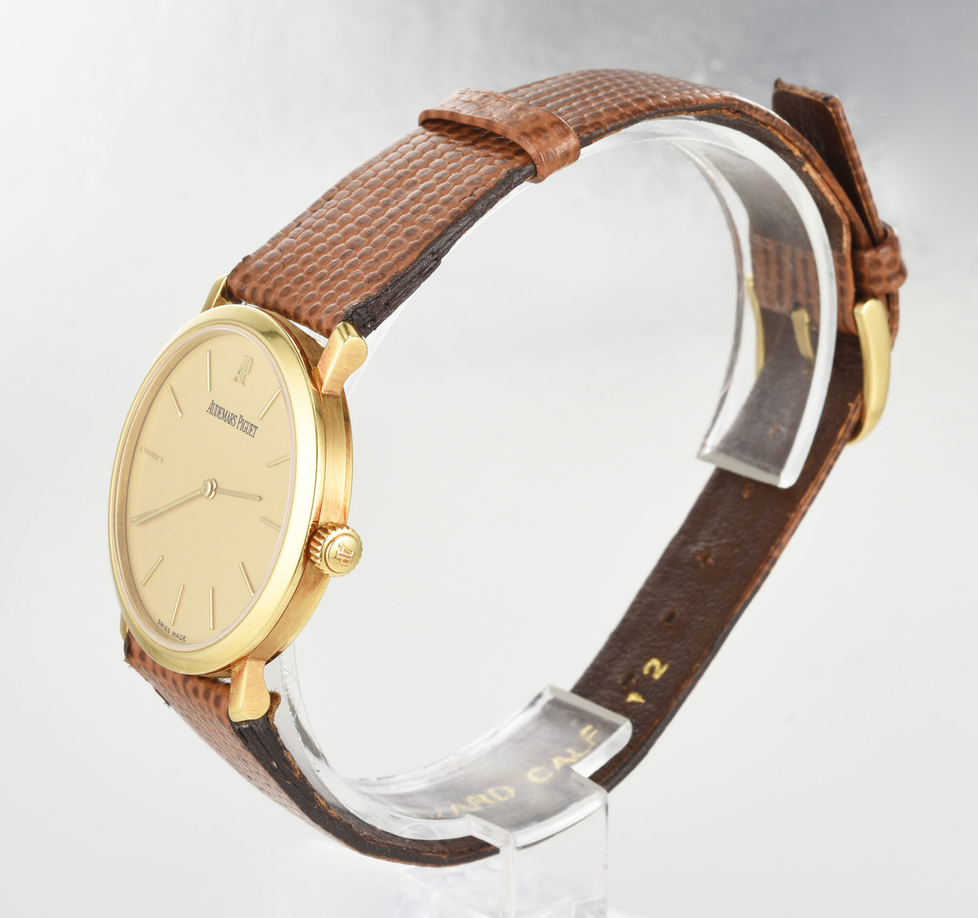 Men's Vintage Audemars Piguet  32MM Manual watch in 18K Yellow Gold Ref.15048BA - Image 3