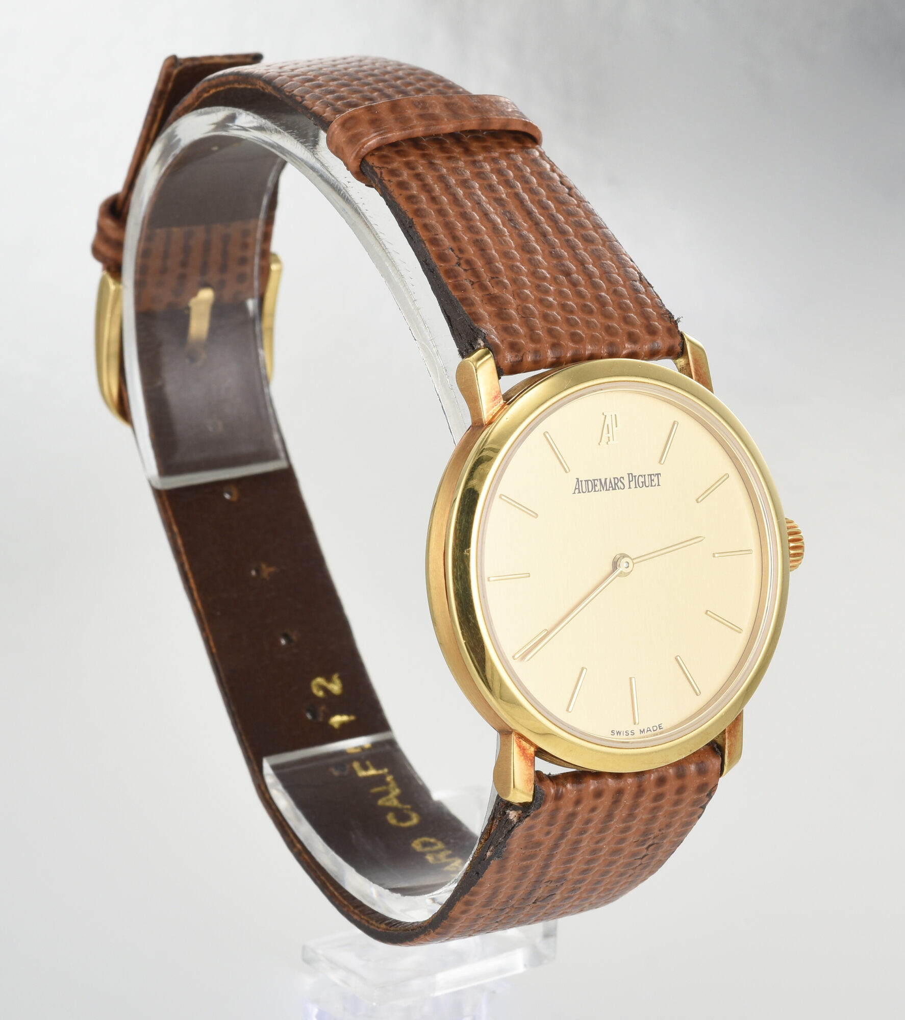 Men's Vintage Audemars Piguet  32MM Manual watch in 18K Yellow Gold Ref.15048BA - Image 4