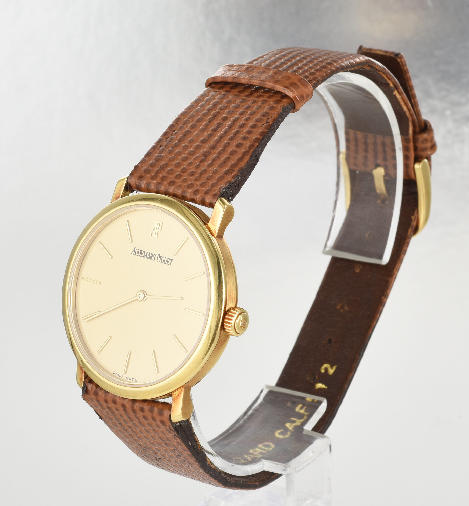 Men's Vintage Audemars Piguet  32MM Manual watch in 18K Yellow Gold Ref.15048BA - Image 5