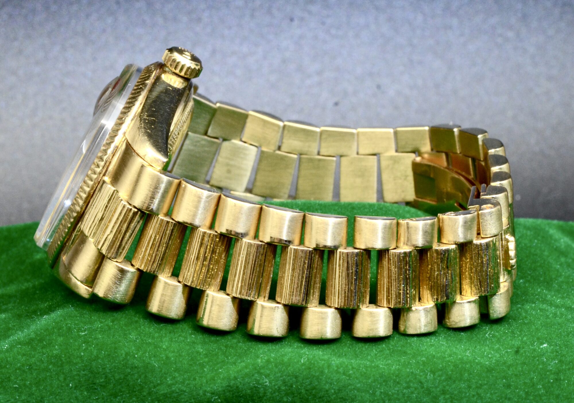 Men's Rolex Day-Date Automatic watch Ref.6611B in 18K Yellow Gold 115.4 GM - Image 6