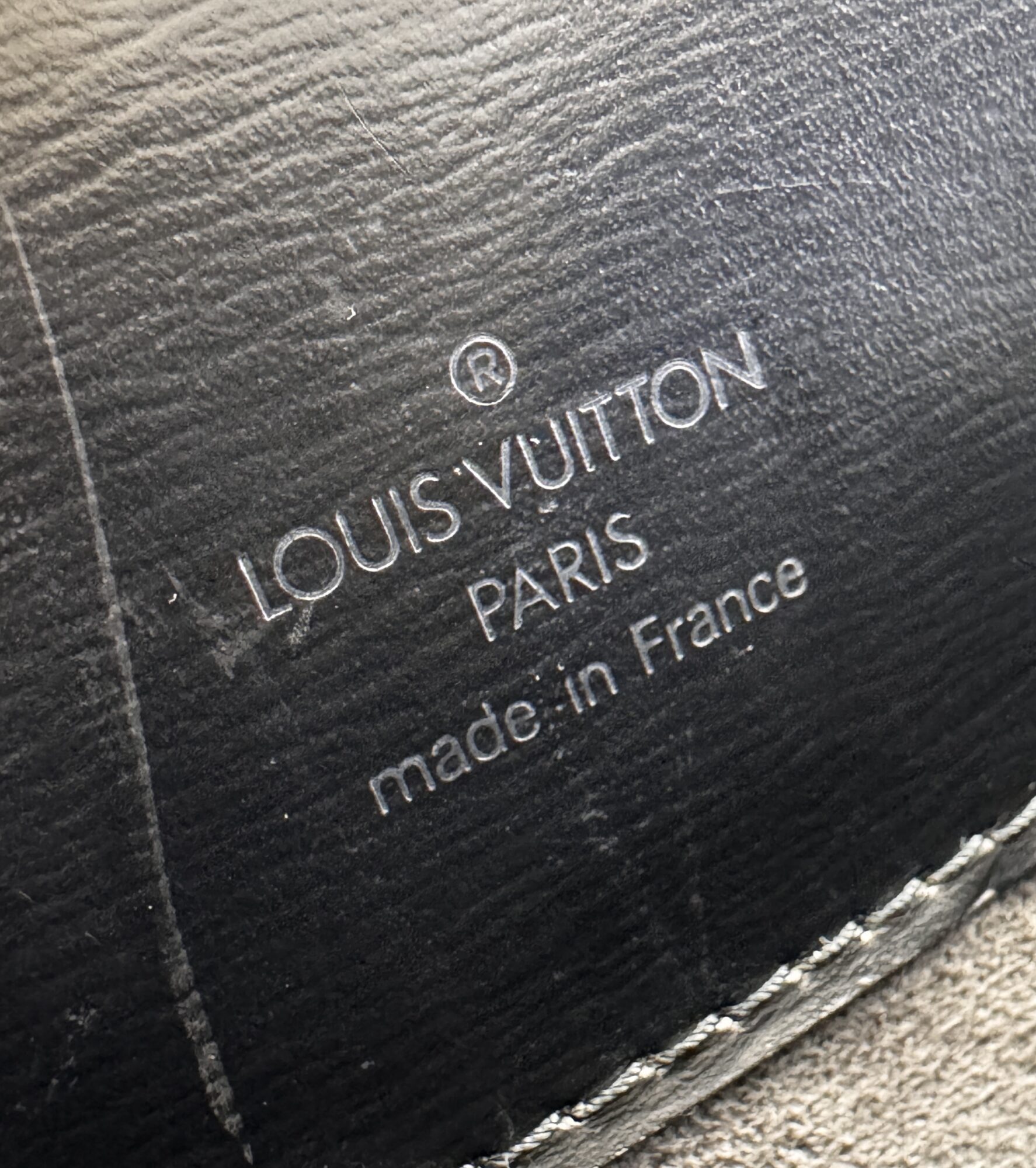 Authentic Louis Vuitton Epi Cluny Shoulder Bag, Black color M52252 - Image 14