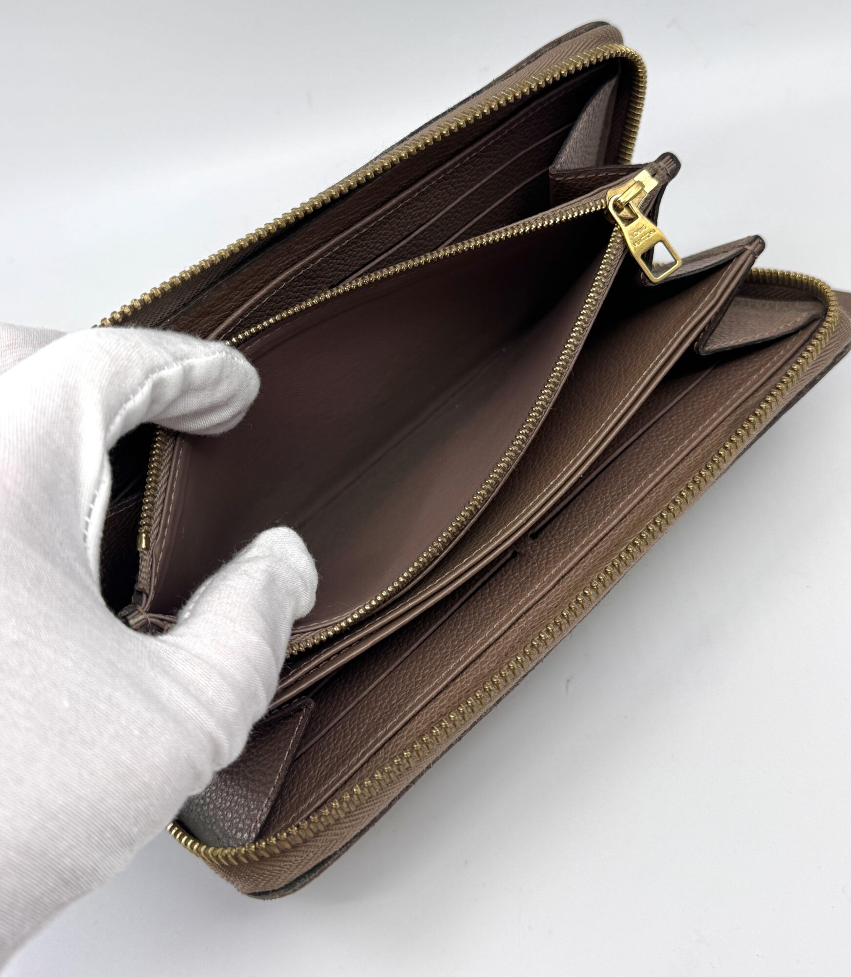 Authentic Louis Vuitton Monogram Zippy Wallet Empreinte Leather M60738 - Image 9