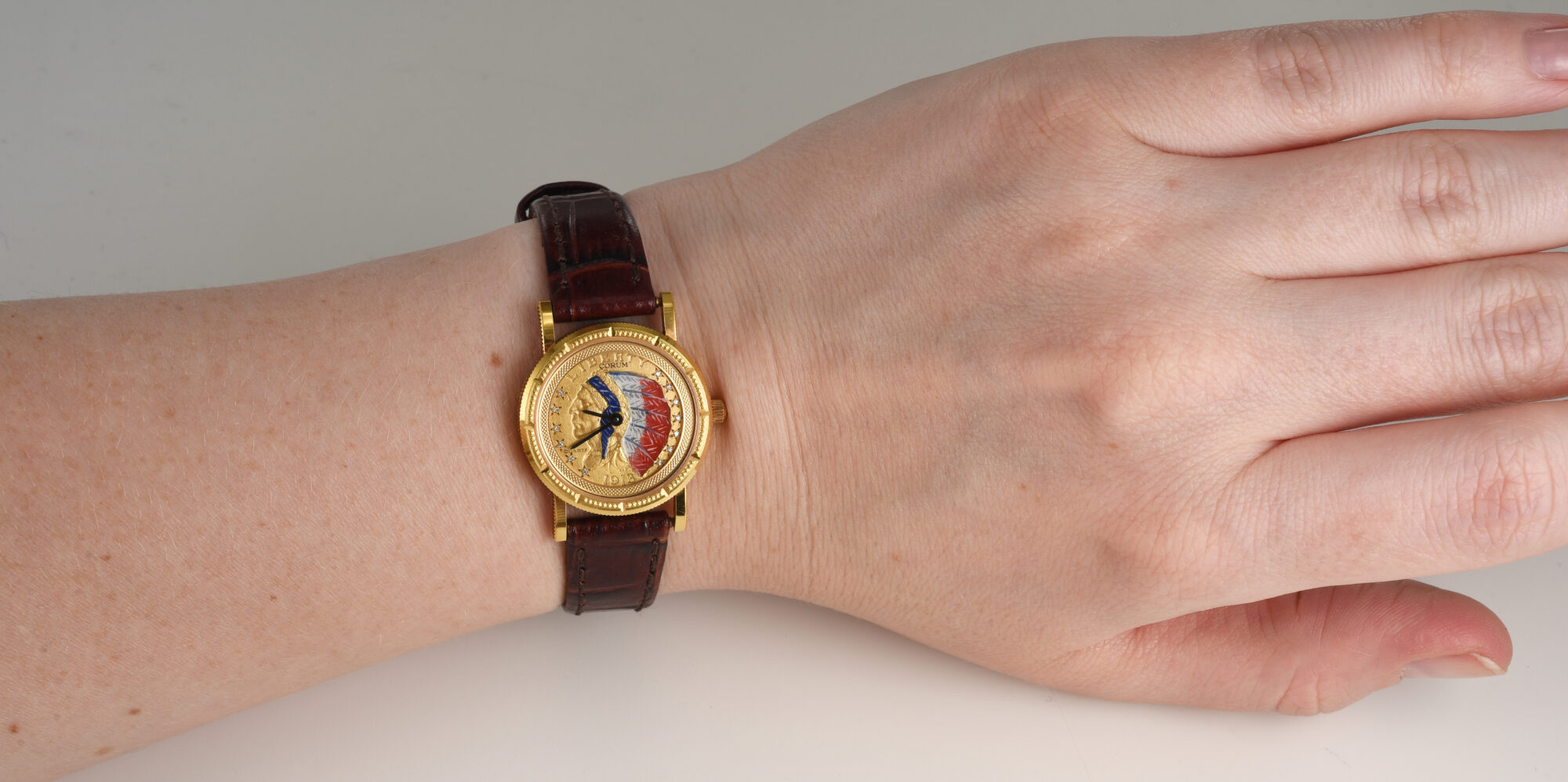 Ladies Corum 1980s 2 1/2 Dollar coin watch 22k Gold watch in 18K Yellow Gold - Image 3