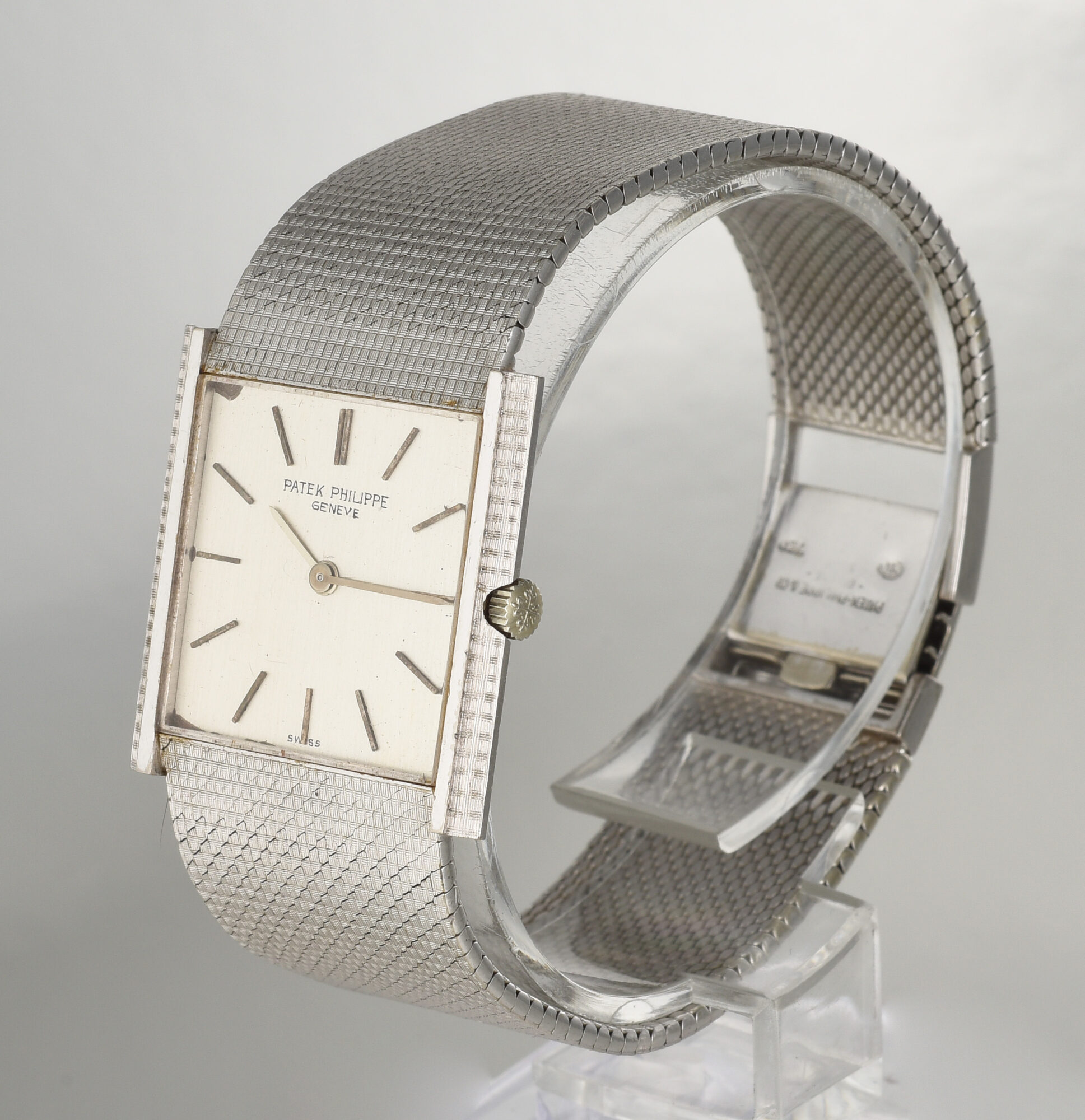 1970s Men's Patek Philippe 18K White Gold watch with Hobnail finish REF. 3494 - Image 4