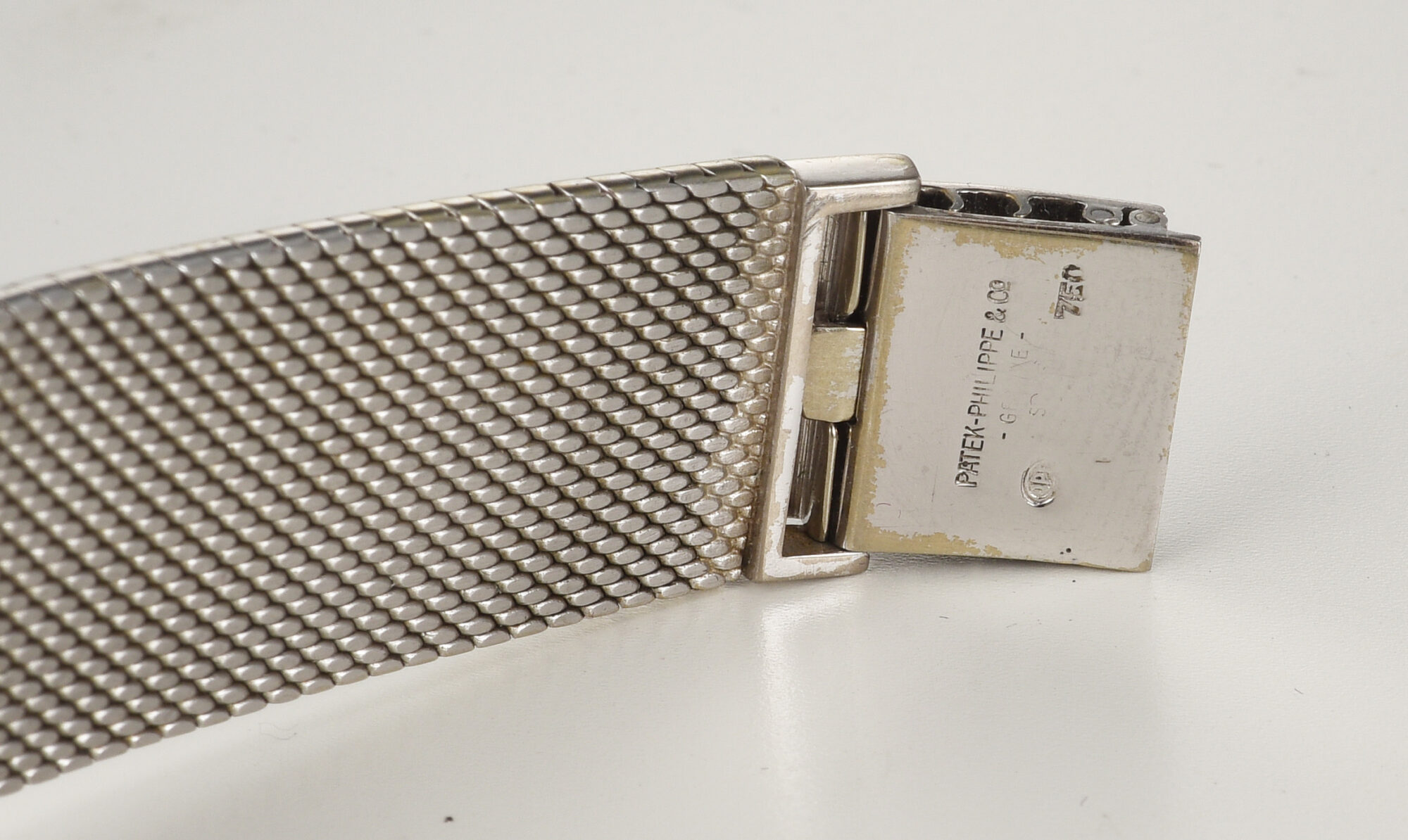 1970s Men's Patek Philippe 18K White Gold watch with Hobnail finish REF. 3494 - Image 9