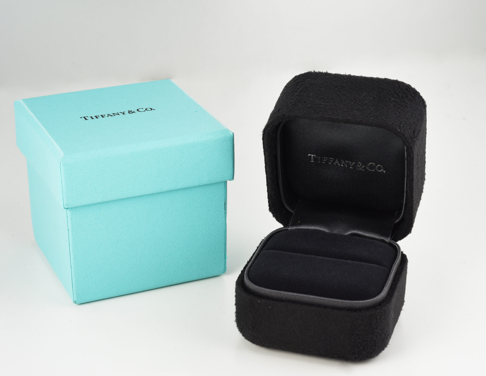 Tiffany & Co. Engagement Platinum Pt950 Ring with Diamond 0.23ct w/box - Image 2