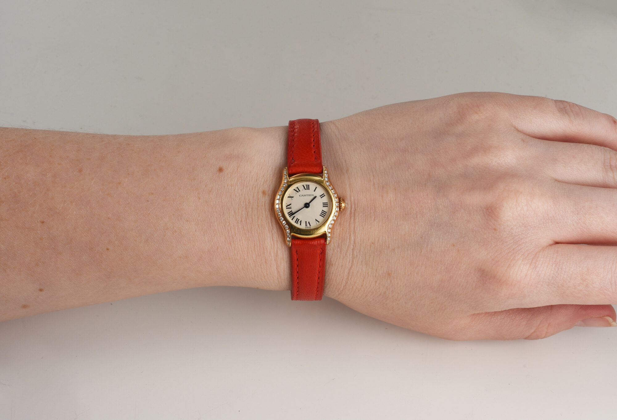 1990s Ladies' Cartier Red leather Ronde watch 18K Yellow Gold Ref.0166 - Image 2