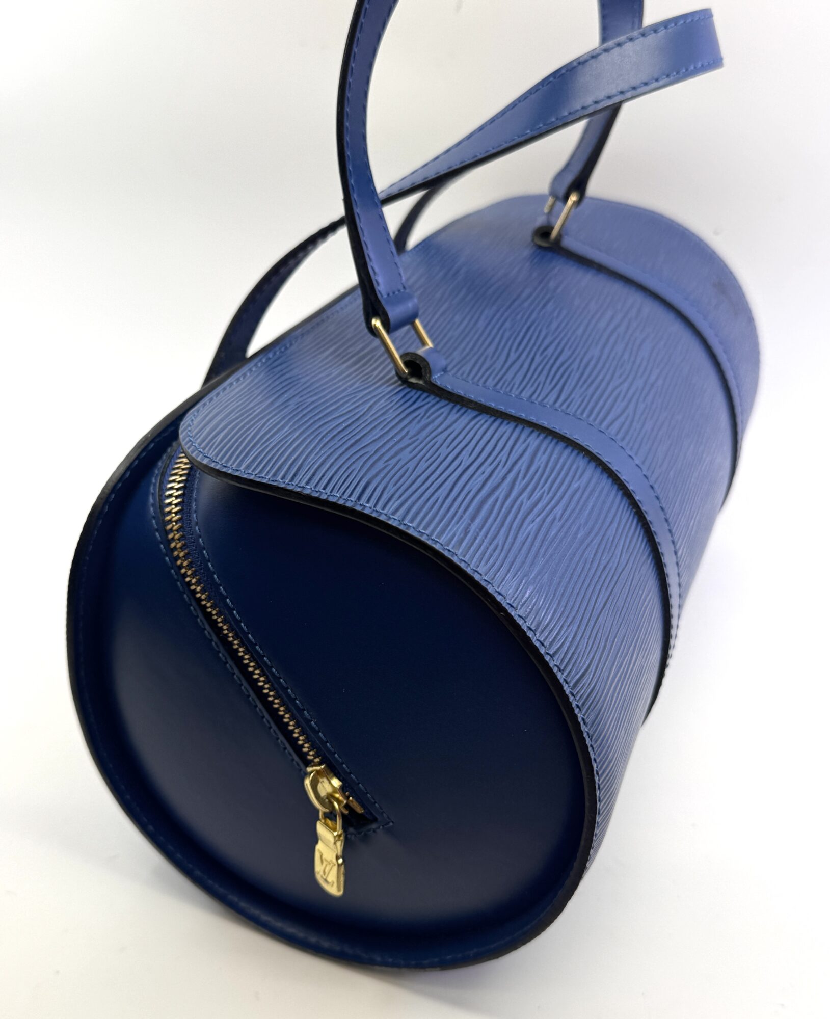 Authentic Louis Vuitton Epi Soufflot Handbag, Toledo Blue M52225 w/small pouch - Image 4