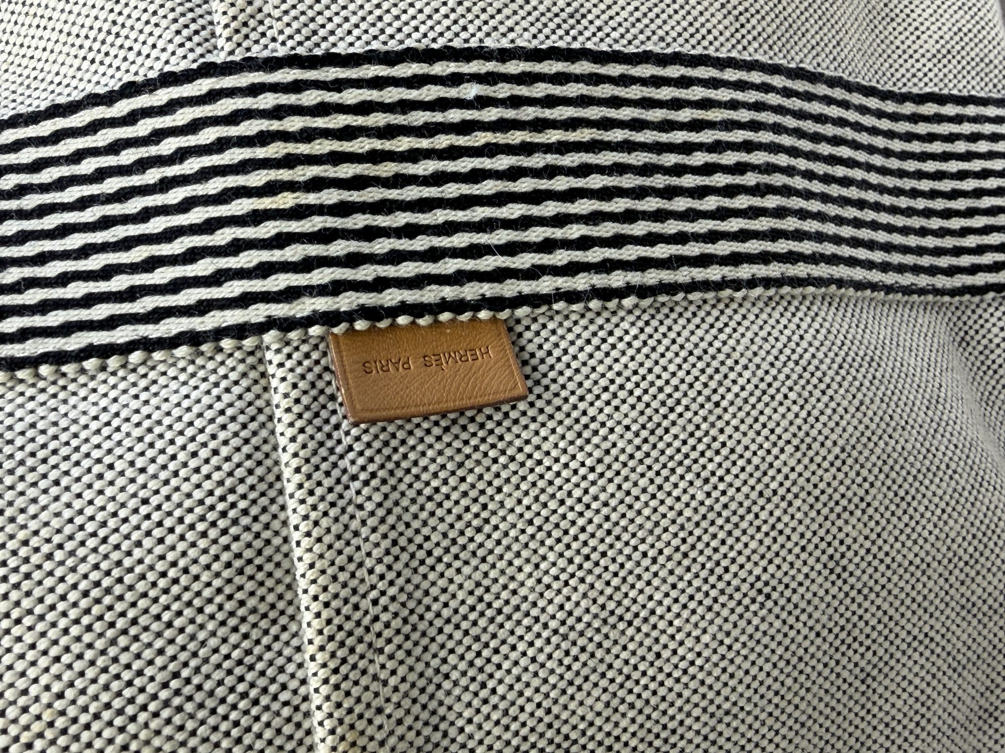 Authentic Hermes Fourre Tout MM Handbag, Gray color canvas - Image 2