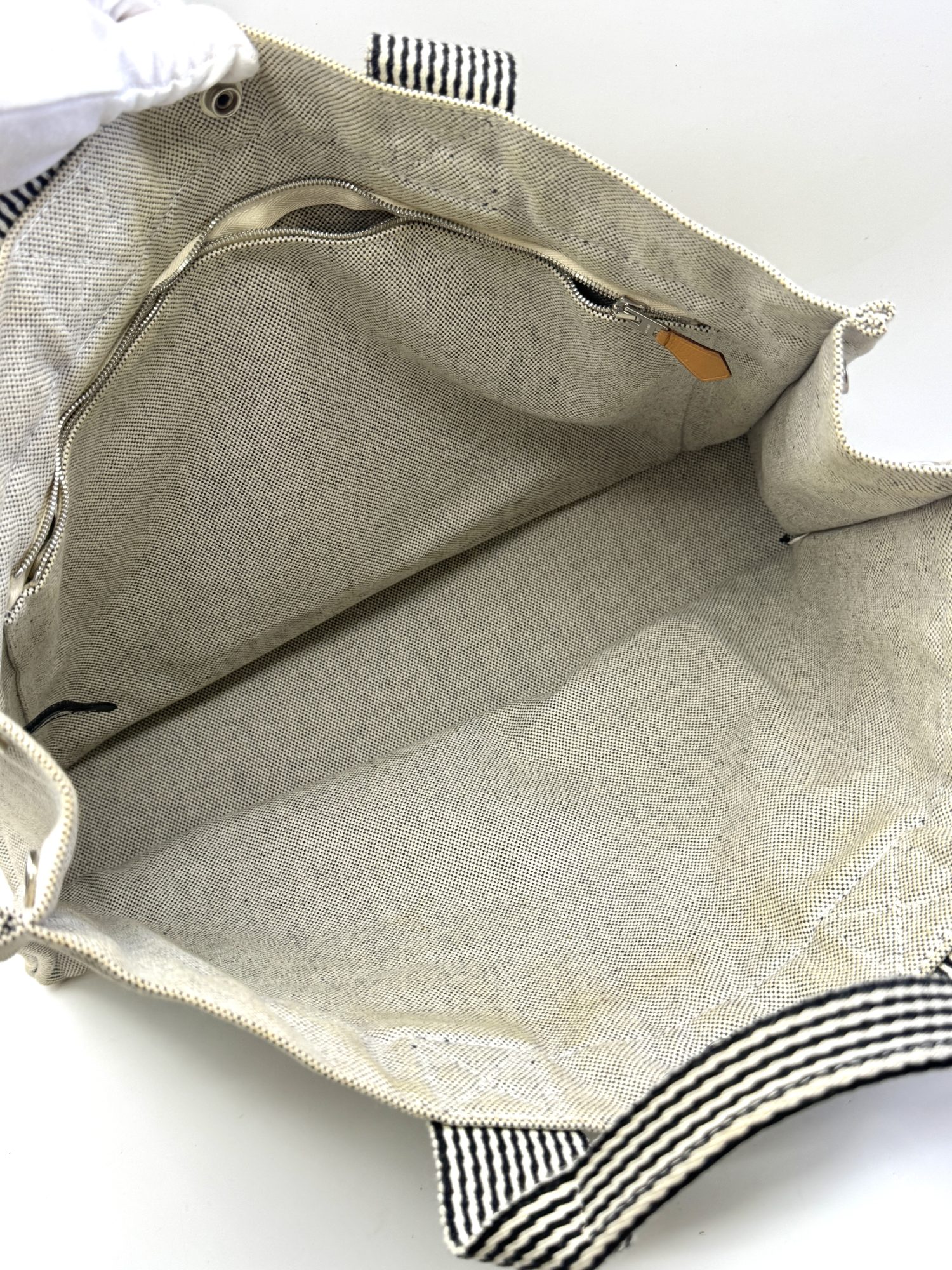 Authentic Hermes Fourre Tout MM Handbag, Gray color canvas - Image 9