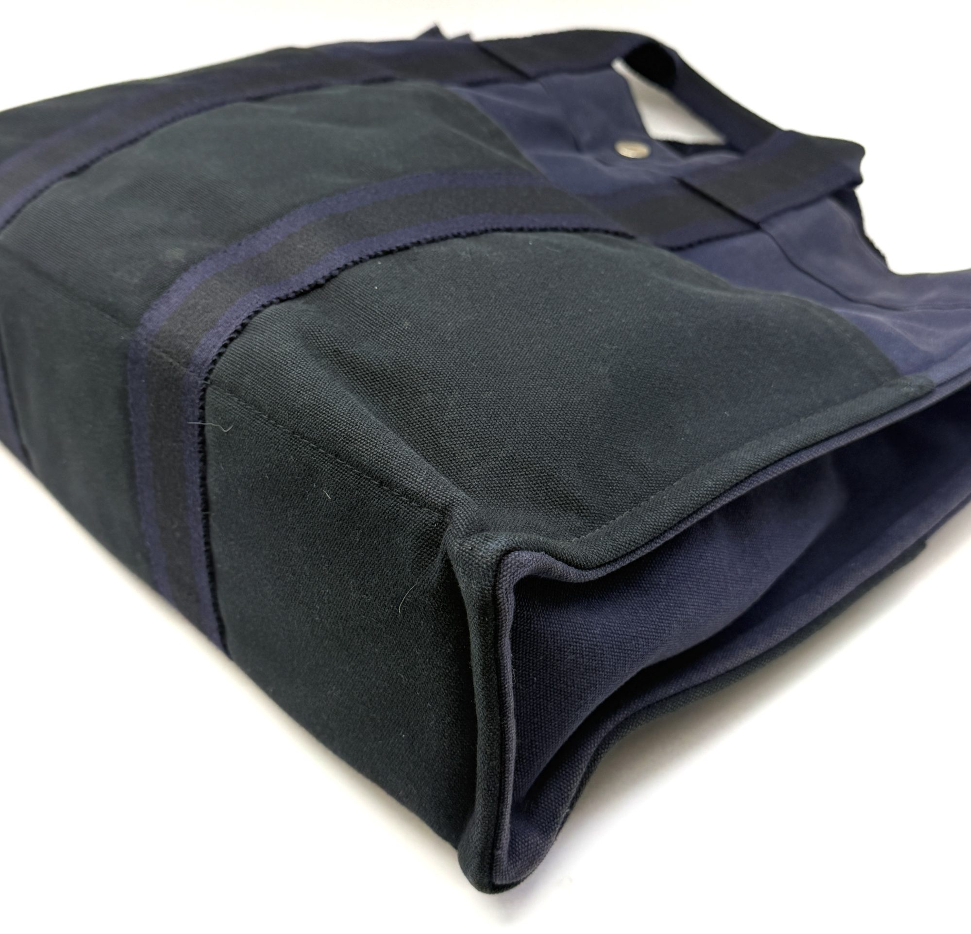 Authentic Hermes Fourre Tout MM Handbag, Navy Blue color canvas - Image 5