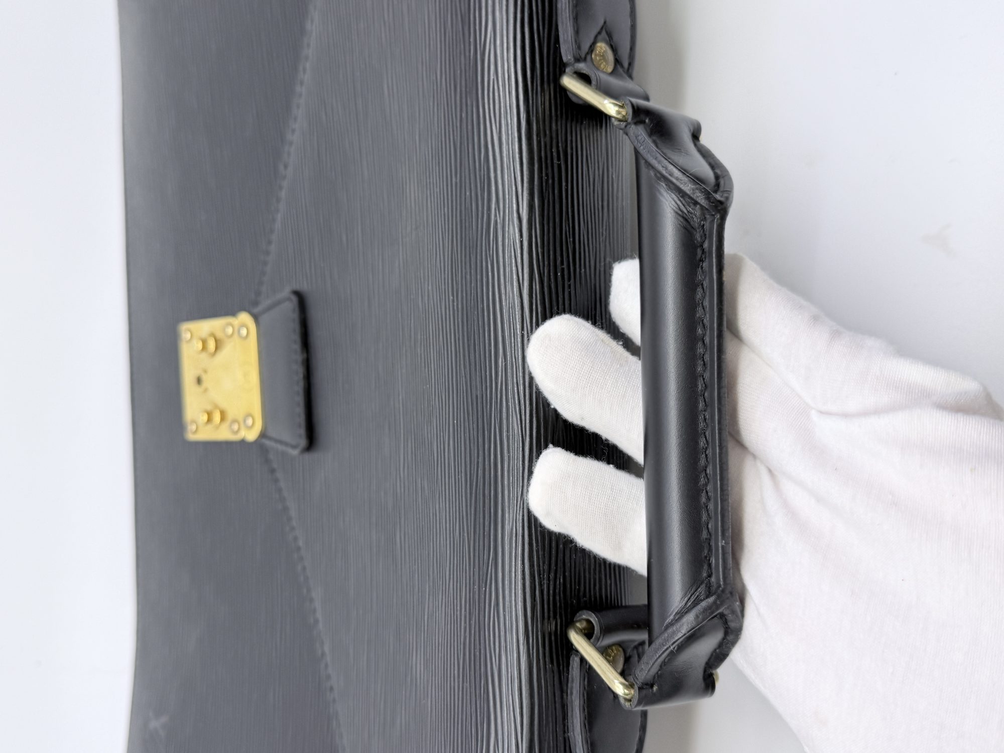 Authentic Louis Vuitton Epi Serviette Conseiller Briefcase, Black color M54422 - Image 9