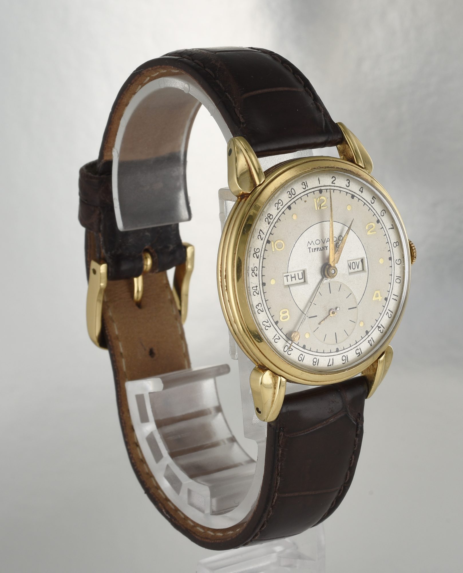 Vintage 1950s Movado for Tiffany & Co. Triple Date watch 14K Yellow Gold Ref. 44820 - Image 4