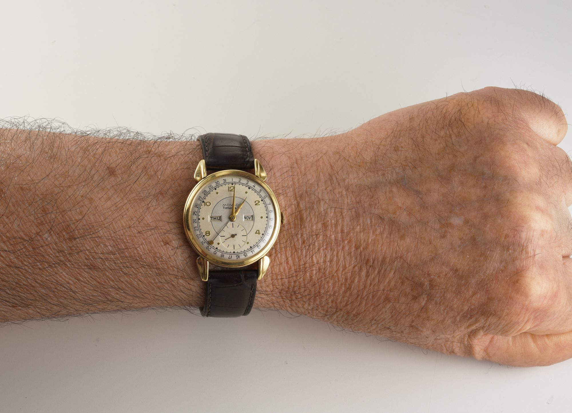 Vintage 1950s Movado for Tiffany & Co. Triple Date watch 14K Yellow Gold Ref. 44820 - Image 2