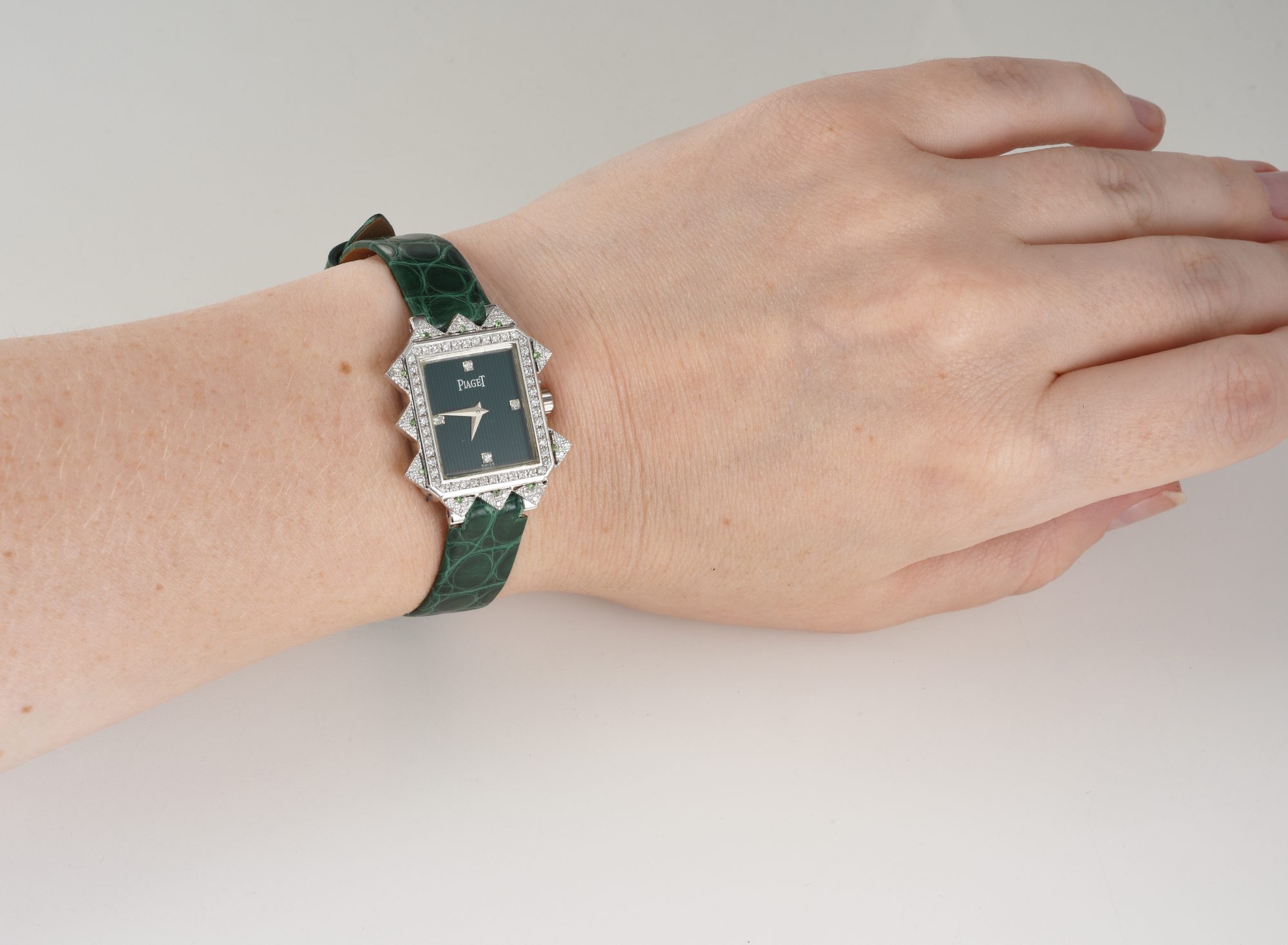 Vintage 1980s Ladies' Piaget watch in 18K White Gold w/Diamonds Ref.42405 M610D - Image 2