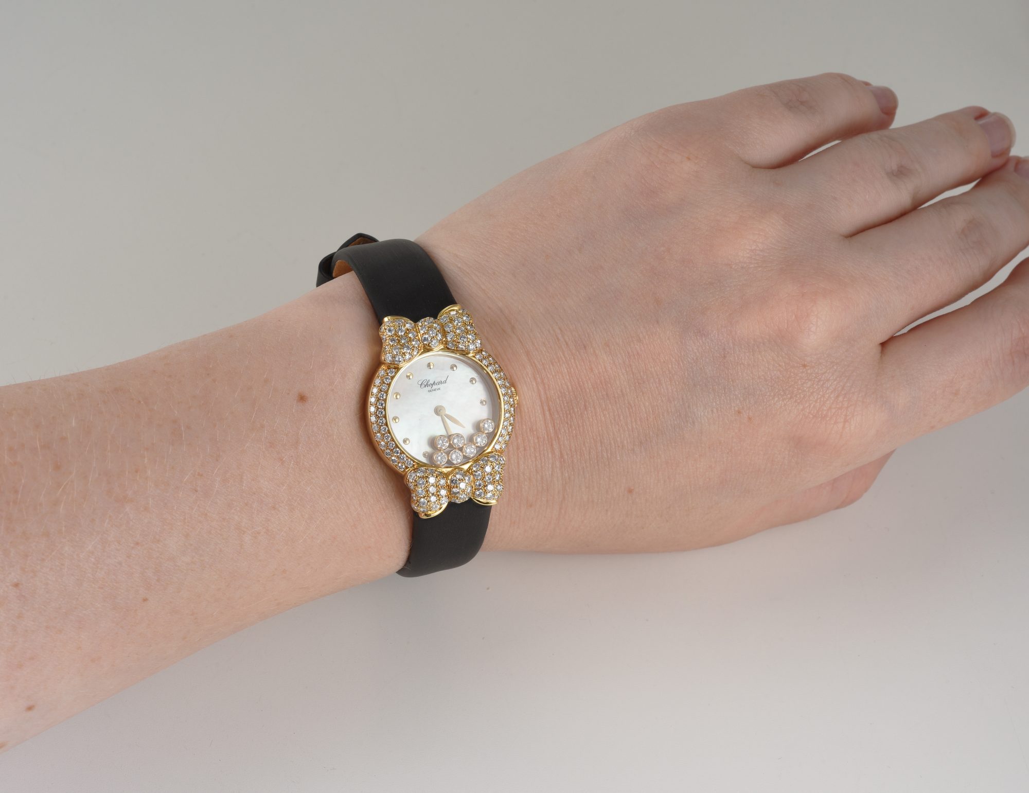 Ladies' Chopard Happy Diamonds "Bowtie" 18K YG Watch w/Diamonds Ref.20/6556 - Image 2