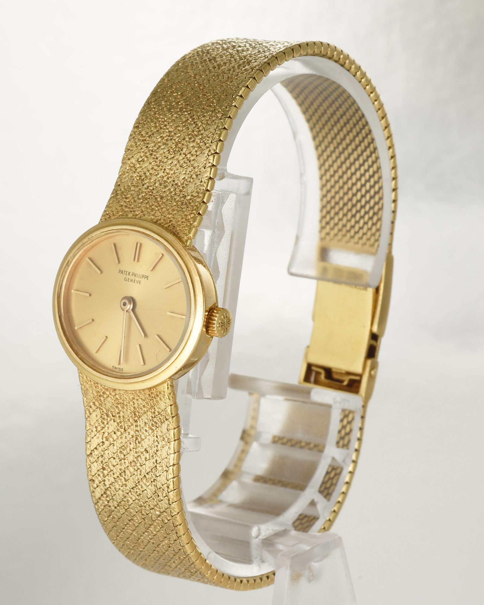 Vintage 1970s Ladies Patek Philippe Geneve 18K Yellow Gold watch Ref.3349 - Image 3
