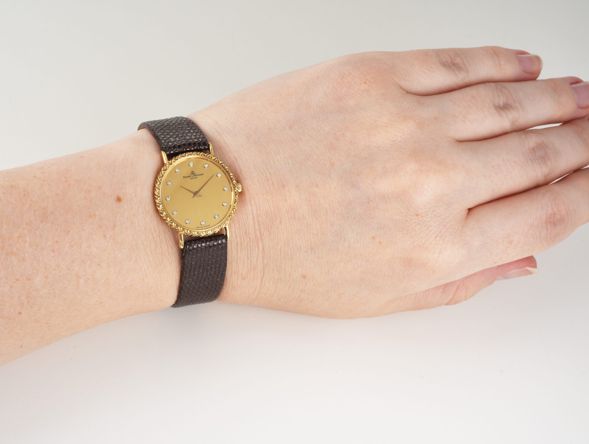 Vintage 1990s BAUME & MERCIER 18K Yellow Gold watch with Diamonds Ref. 16600 - Image 2